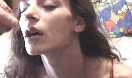 Ngực Emma một người lớn như một phim sex xxx nhat ban ông chủ