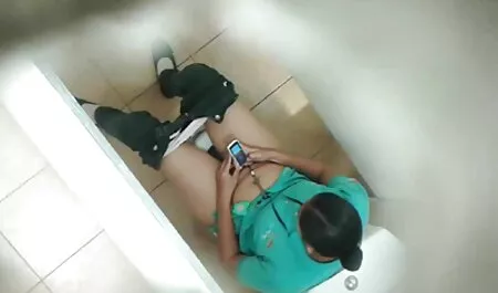 Phụ xxx nhất ban đào thiếu với đồ chơi trong đít