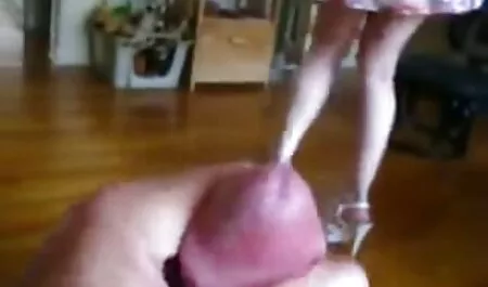 Y tá cho một thư sex xxx nhật bản giãn tay lên